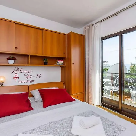 In - Makarska Riviera 43536 Apartment *